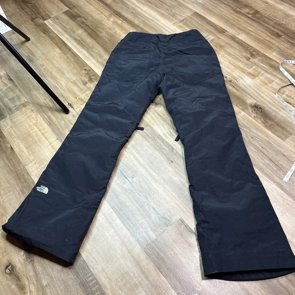 The North Face women's HyVent waterproof insulated snow/ski pants Size Small - Picture 13 of 16
